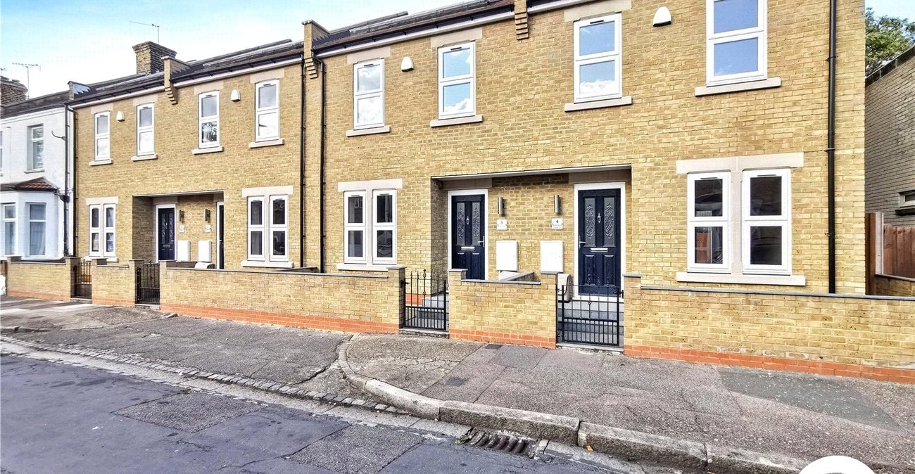 3 bedroom house to rent in London | 