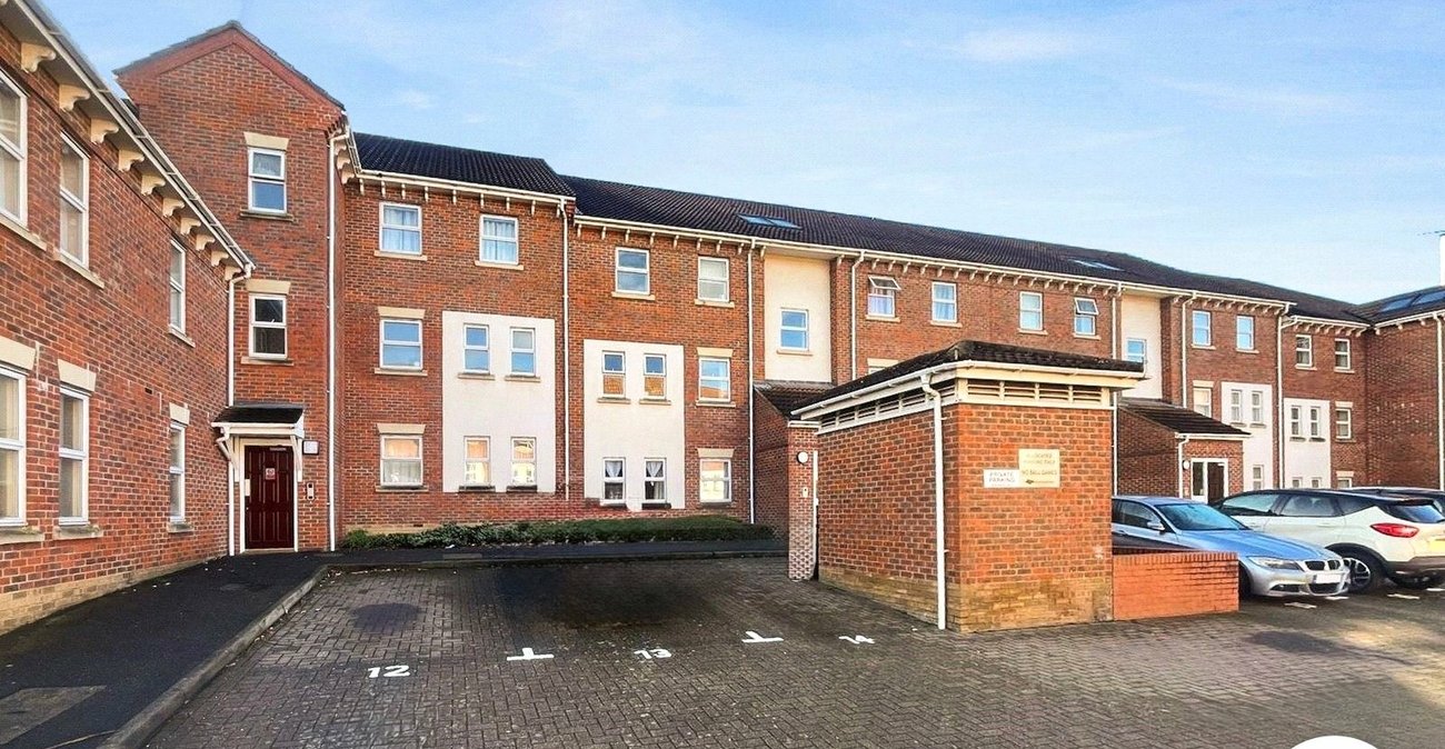 2 bedroom property to rent in Chatham | Robinson Michael & Jackson