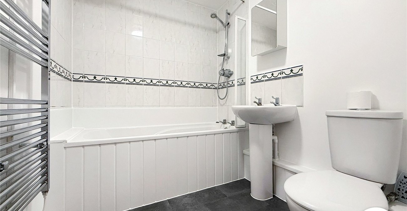 2 bedroom property to rent in Chatham | Robinson Michael & Jackson