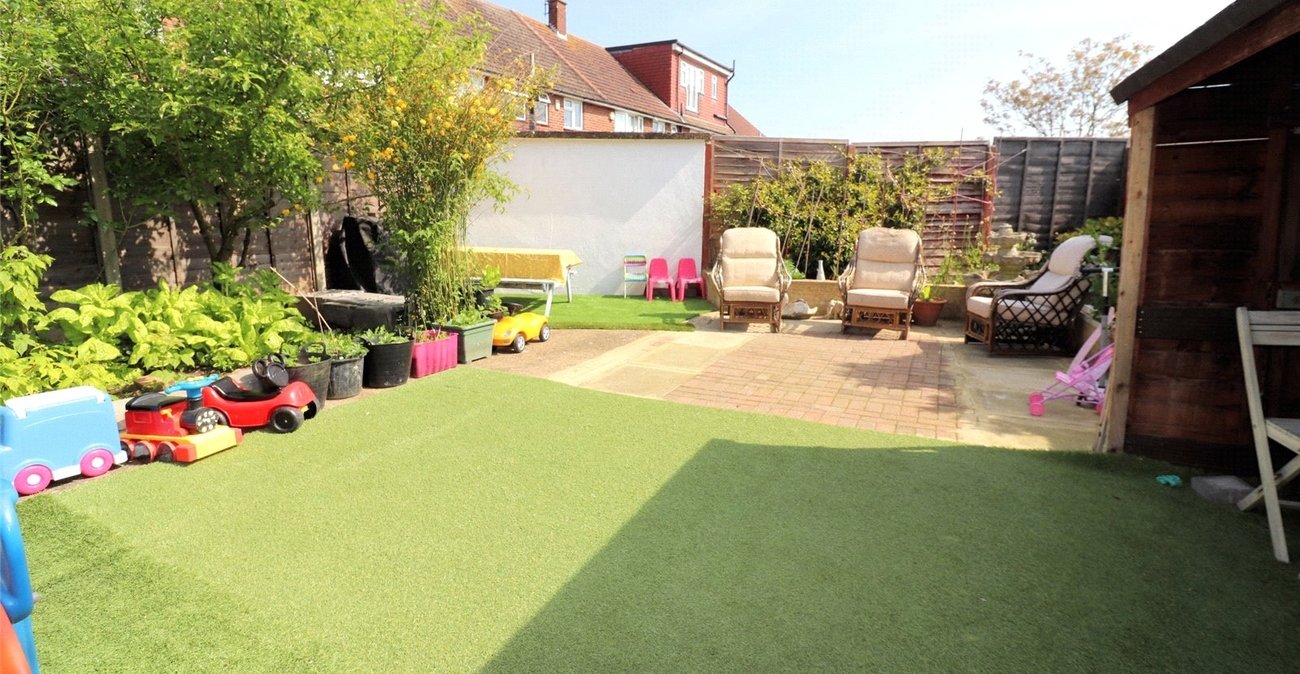 3 bedroom house to rent in Erith | Robinson Jackson