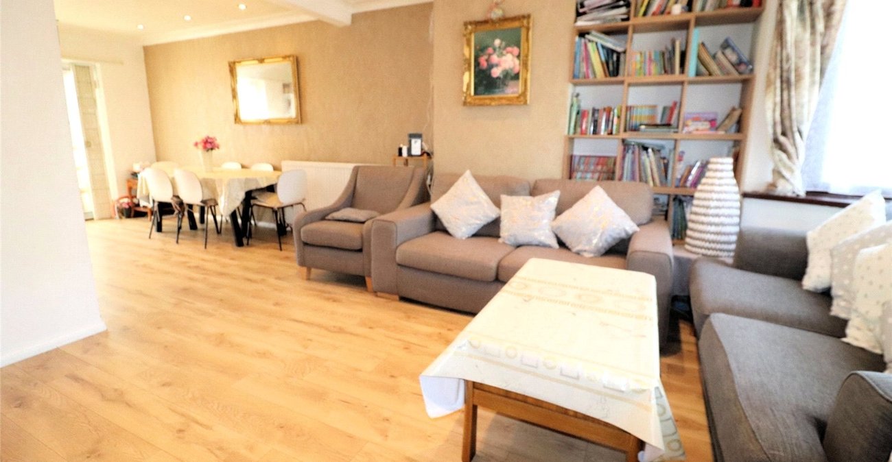 3 bedroom house to rent in Erith | Robinson Jackson
