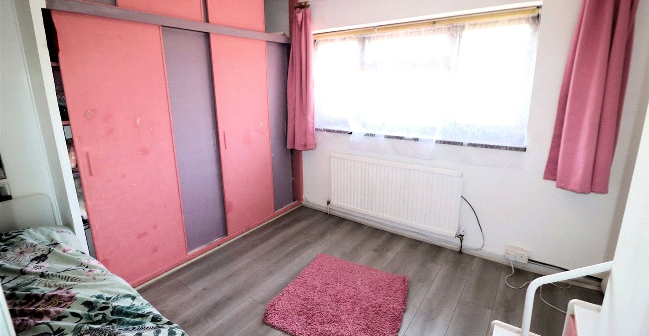 3 bedroom house to rent in Erith | Robinson Jackson