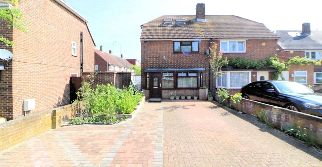 3 bedroom house to rent in Erith | Robinson Jackson