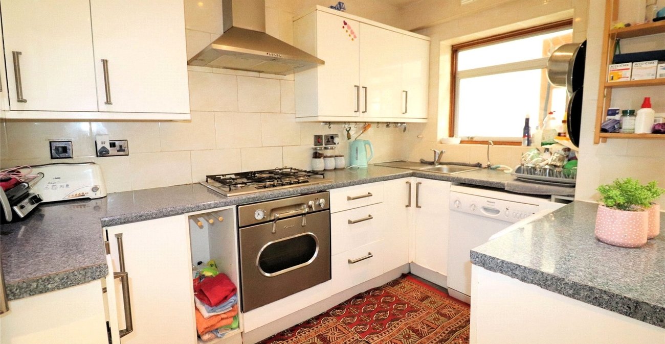 3 bedroom house to rent in Erith | Robinson Jackson