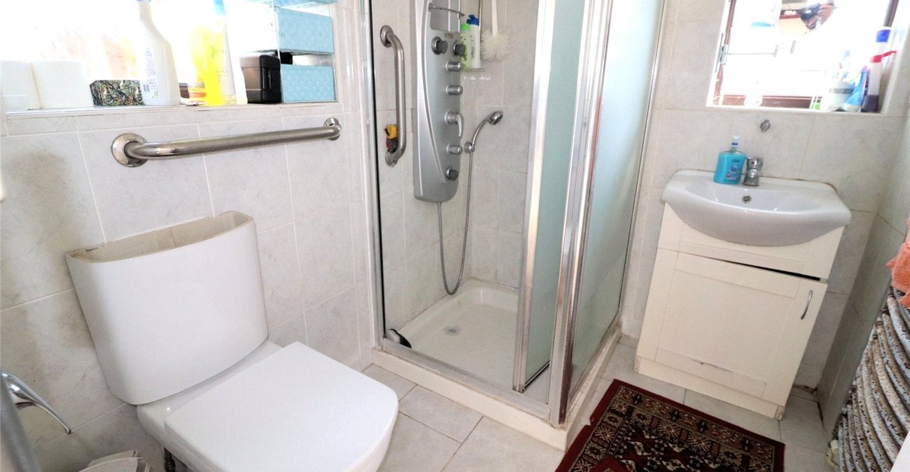 3 bedroom house to rent in Erith | Robinson Jackson