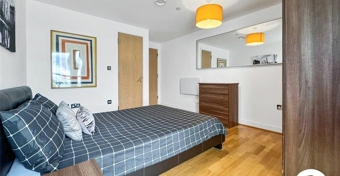 2 bedroom property to rent in London | 