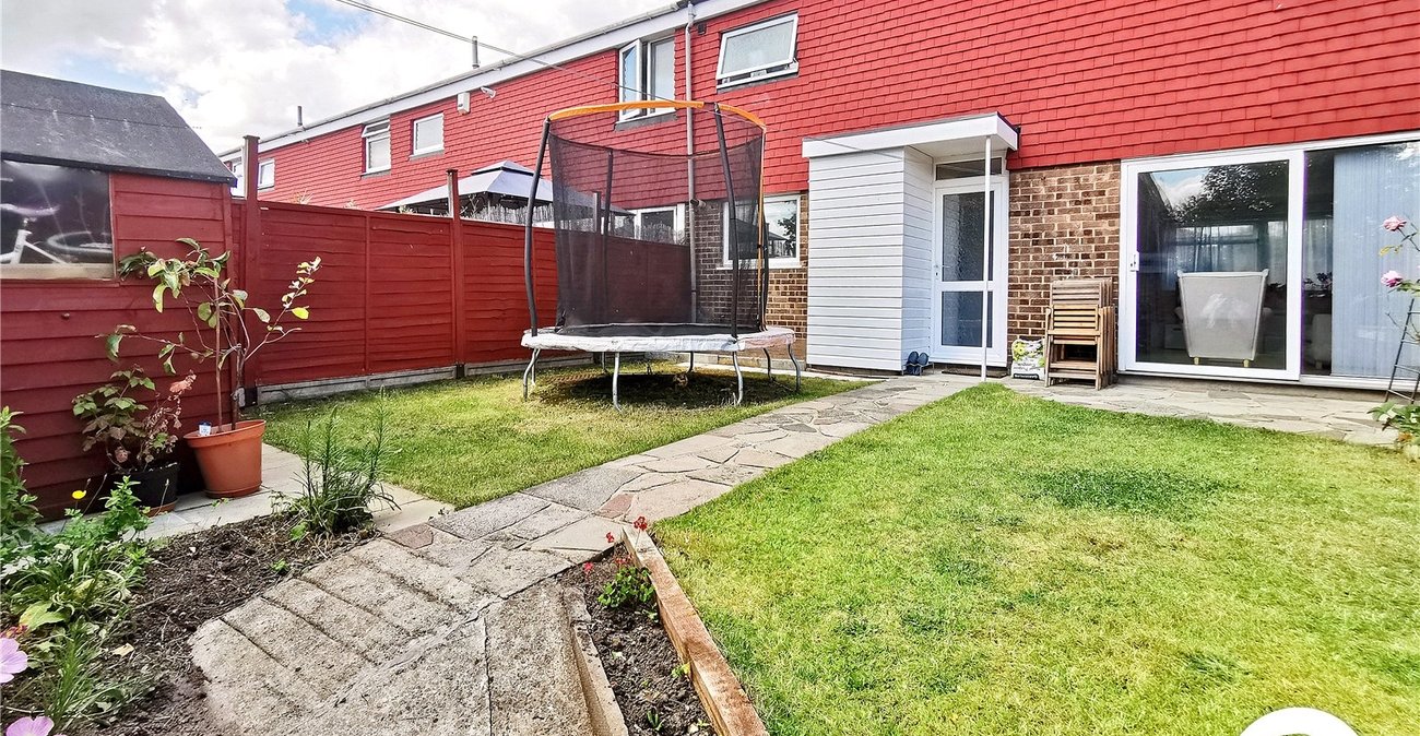 3 bedroom house to rent in Erith | Robinson Jackson