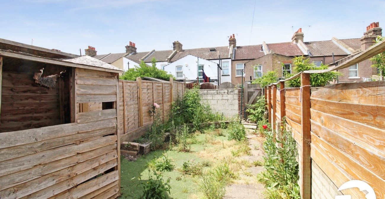 2 bedroom house to rent in Gravesend | Robinson Michael & Jackson