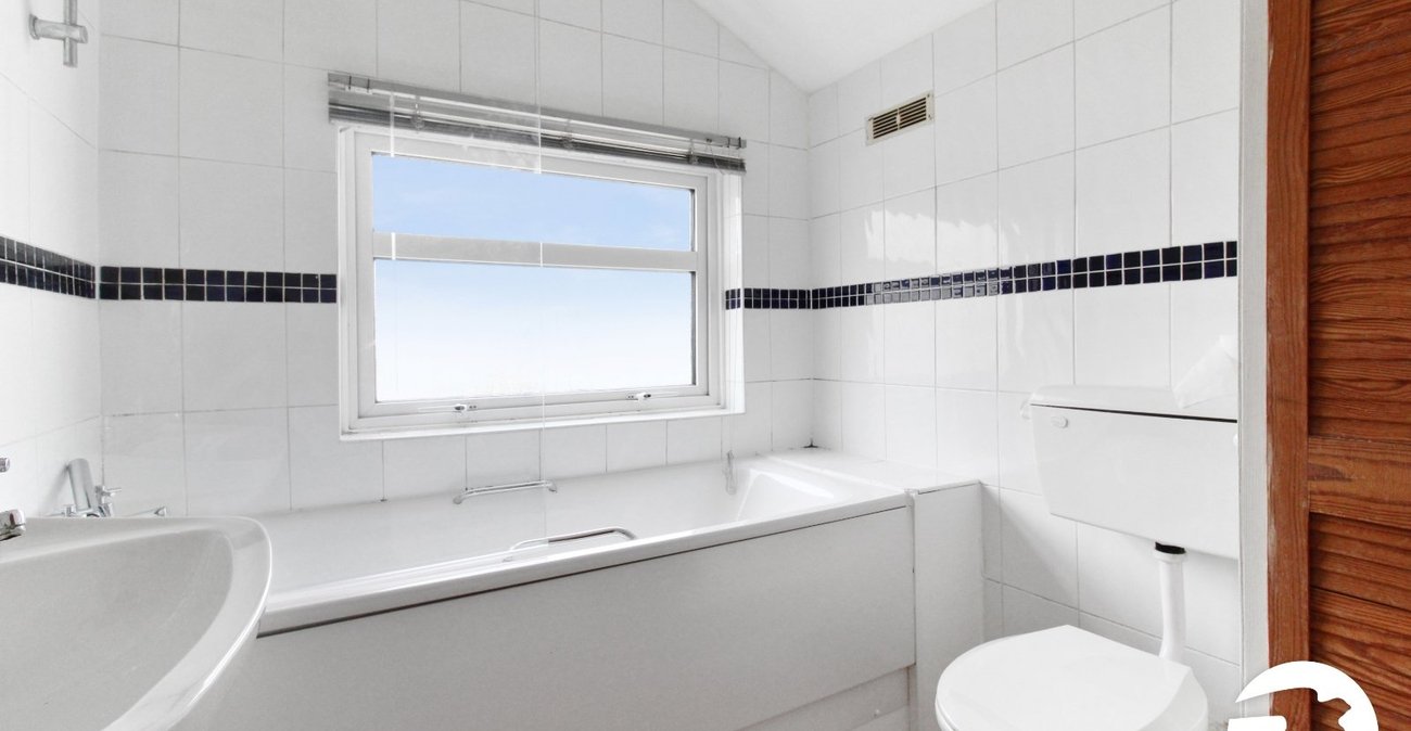 2 bedroom house to rent in Gravesend | Robinson Michael & Jackson