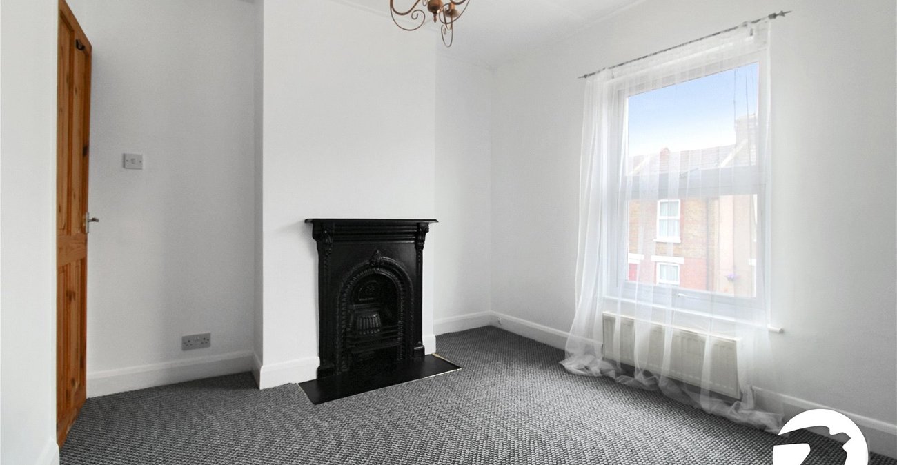 2 bedroom house to rent in Gravesend | Robinson Michael & Jackson