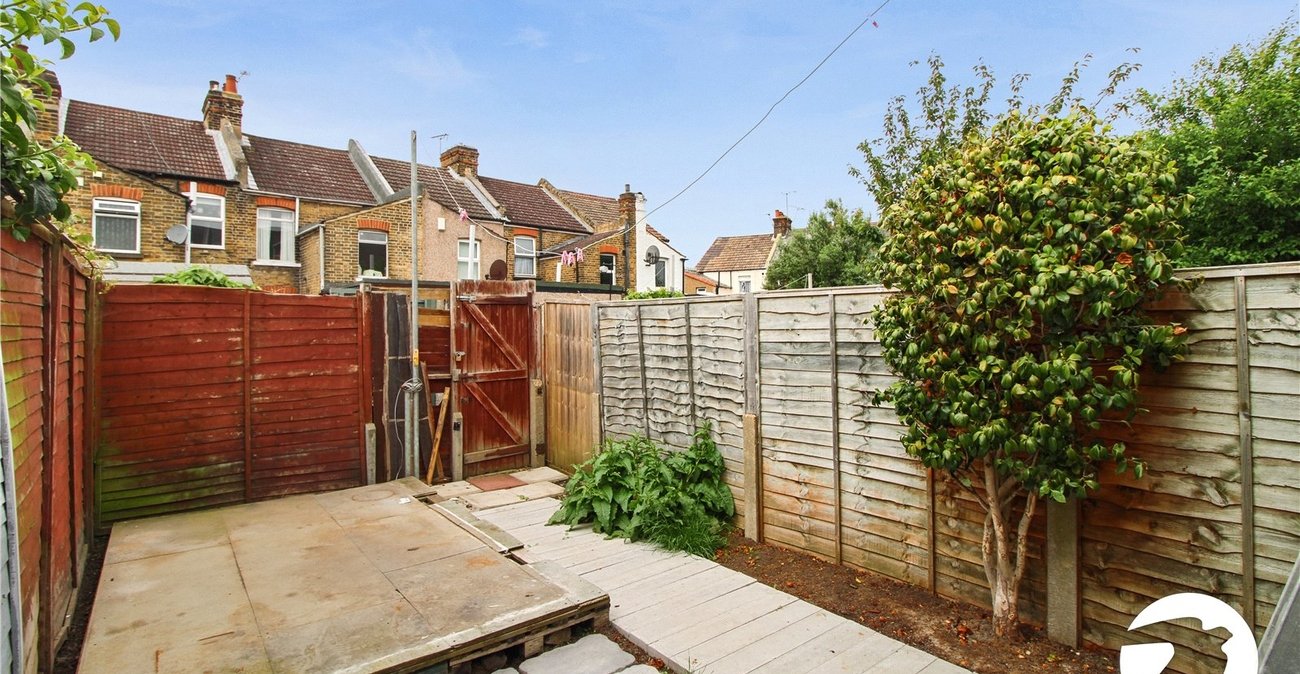 2 bedroom house to rent in Gravesend | Robinson Michael & Jackson
