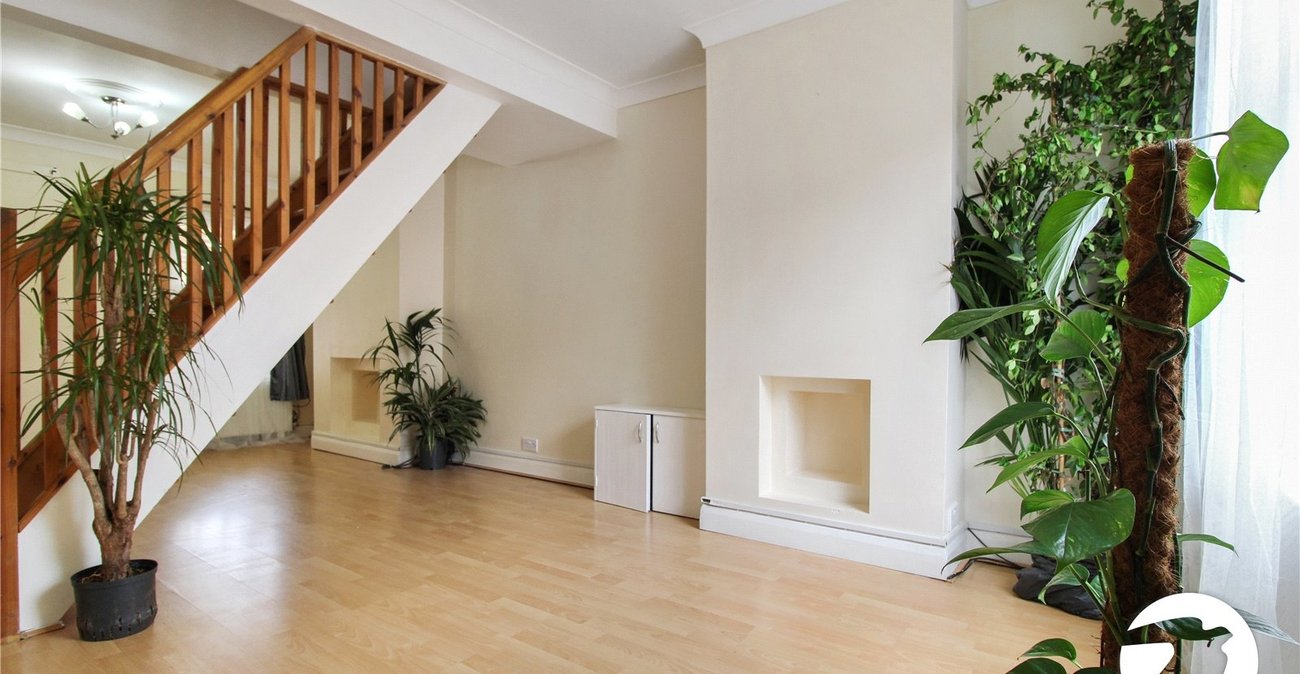 2 bedroom house to rent in Gravesend | Robinson Michael & Jackson