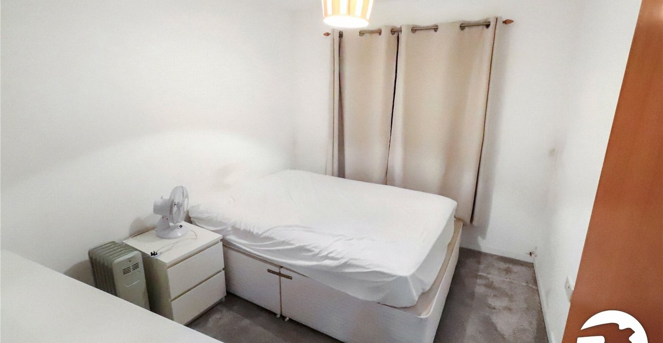 2 bedroom property to rent in London | 