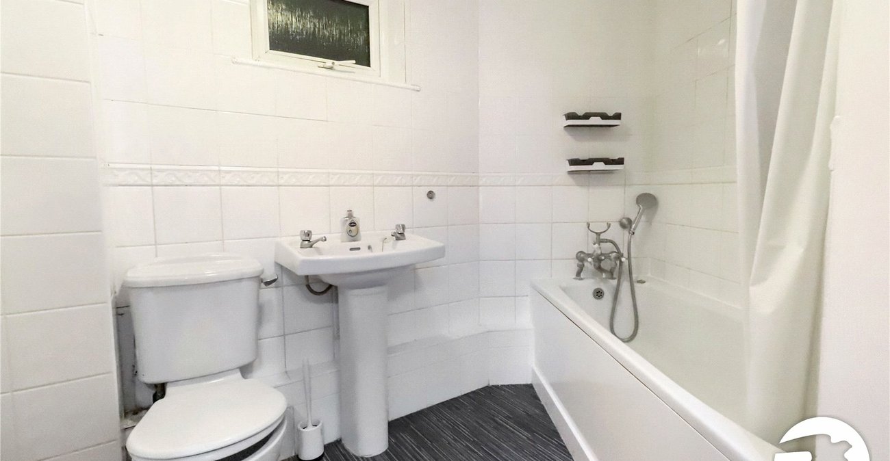 2 bedroom property to rent in London | 
