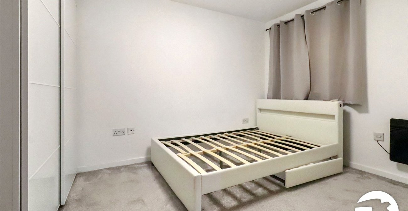 2 bedroom property to rent in London | 