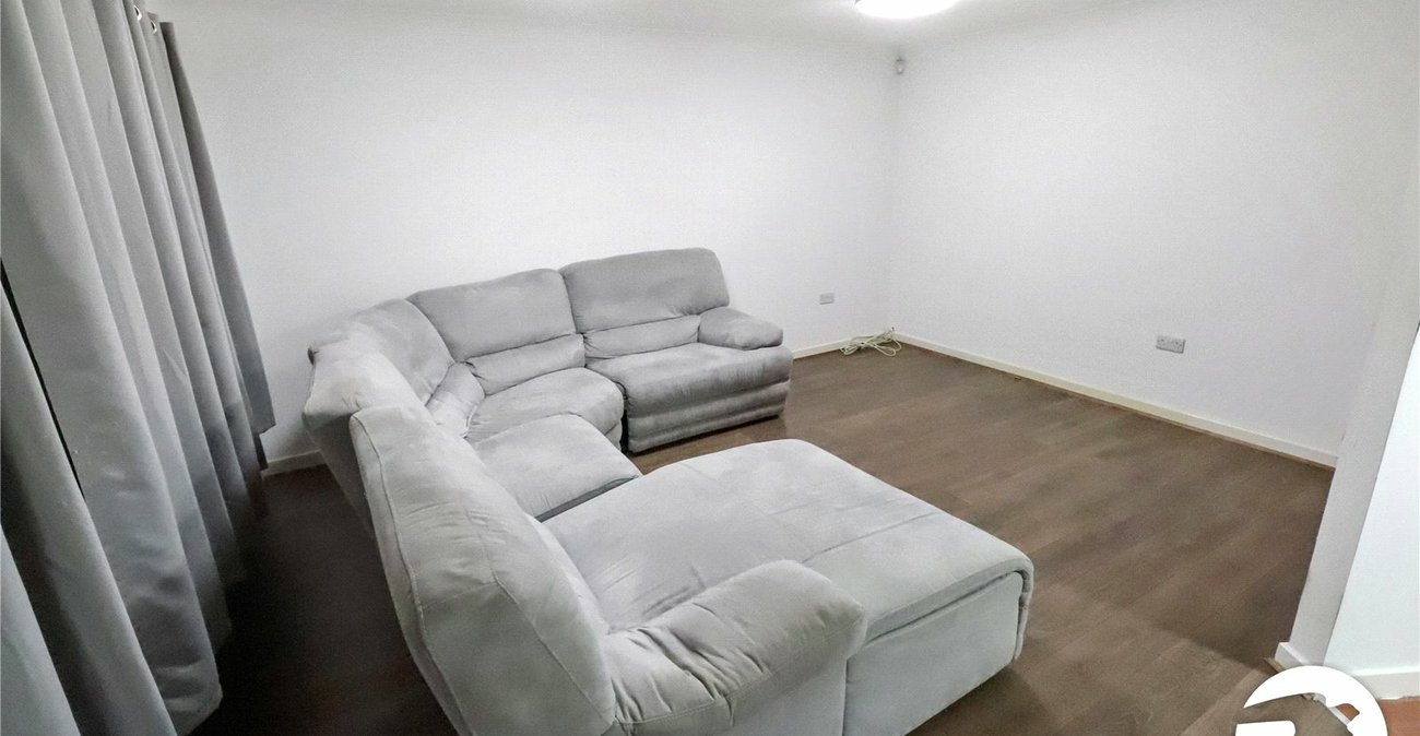 2 bedroom property to rent in London | 