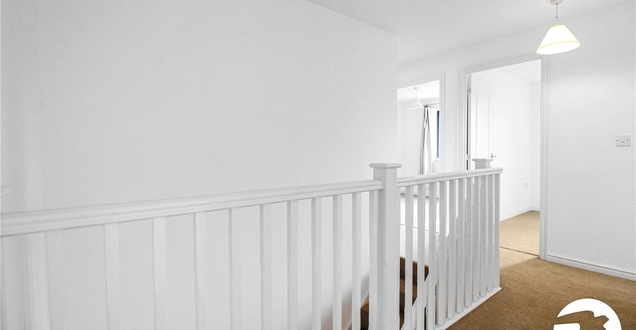 5 bedroom house to rent in Castle Hill | Robinson Michael & Jackson