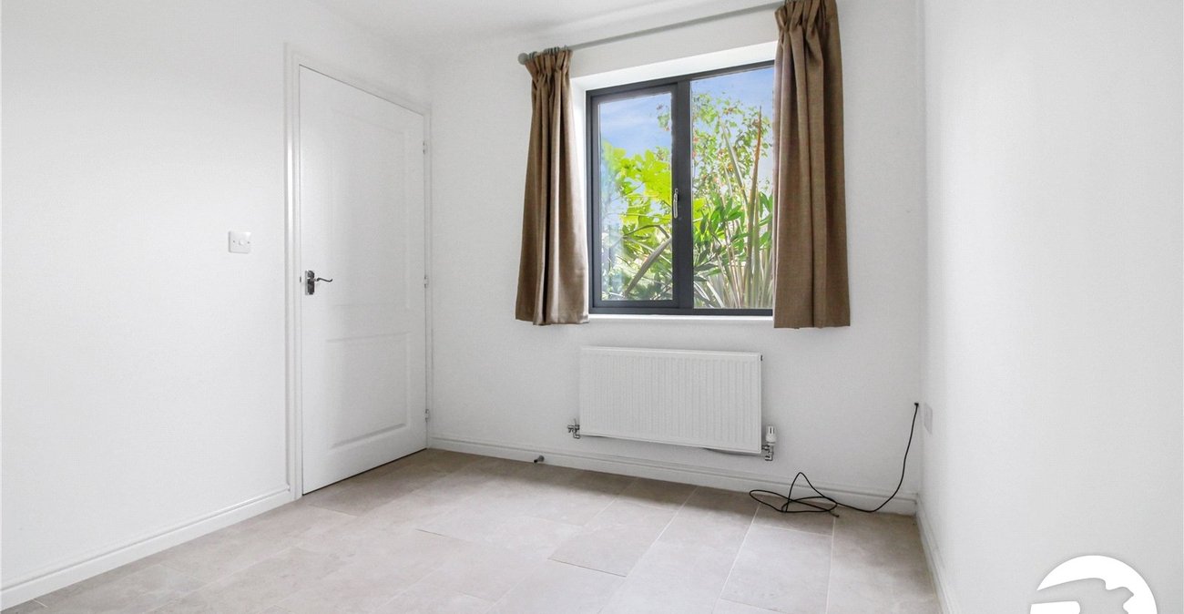 5 bedroom house to rent in Castle Hill | Robinson Michael & Jackson
