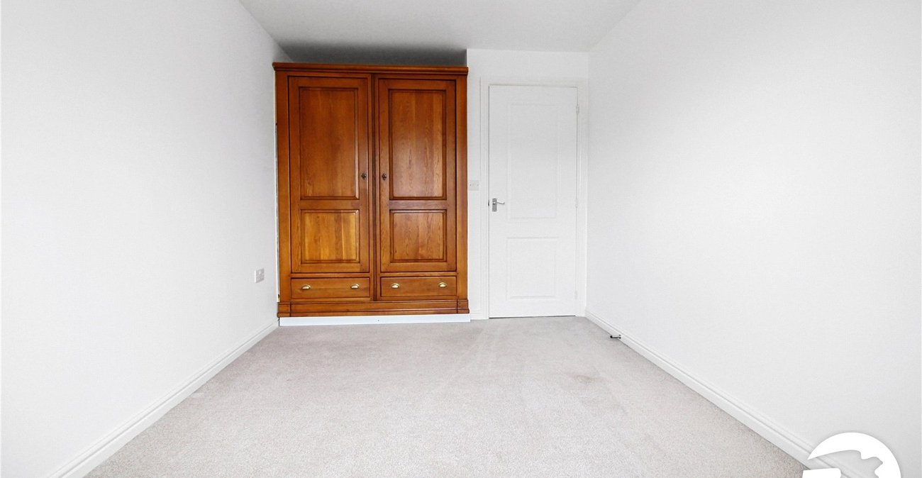 5 bedroom house to rent in Castle Hill | Robinson Michael & Jackson