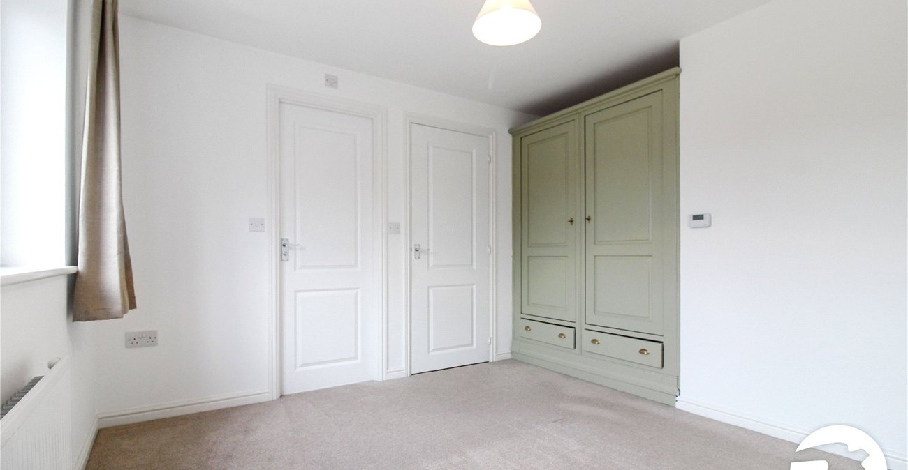 5 bedroom house to rent in Castle Hill | Robinson Michael & Jackson