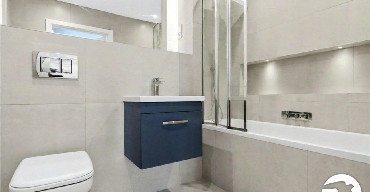 2 bedroom property to rent in 2 Knoll Rise | Robinson Jackson