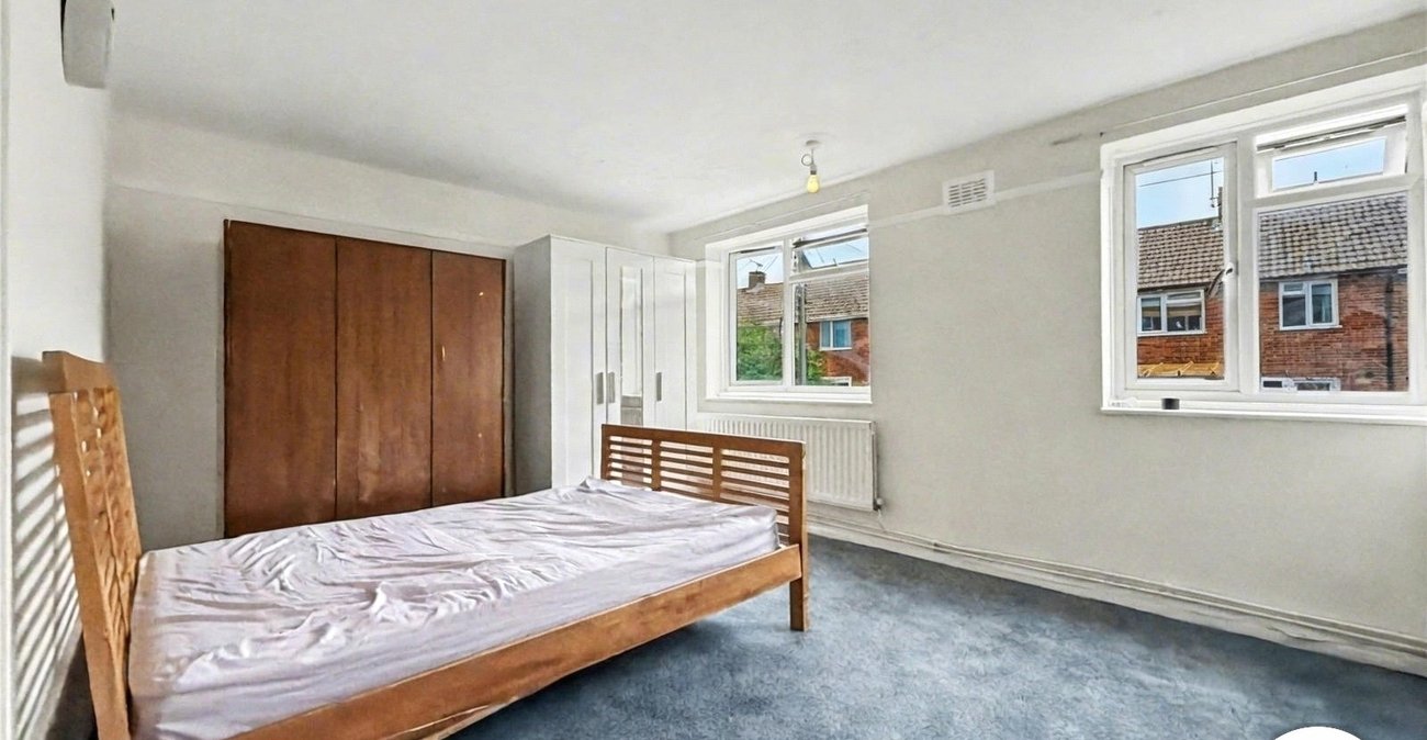 2 bedroom property to rent in Gillingham | Robinson Michael & Jackson