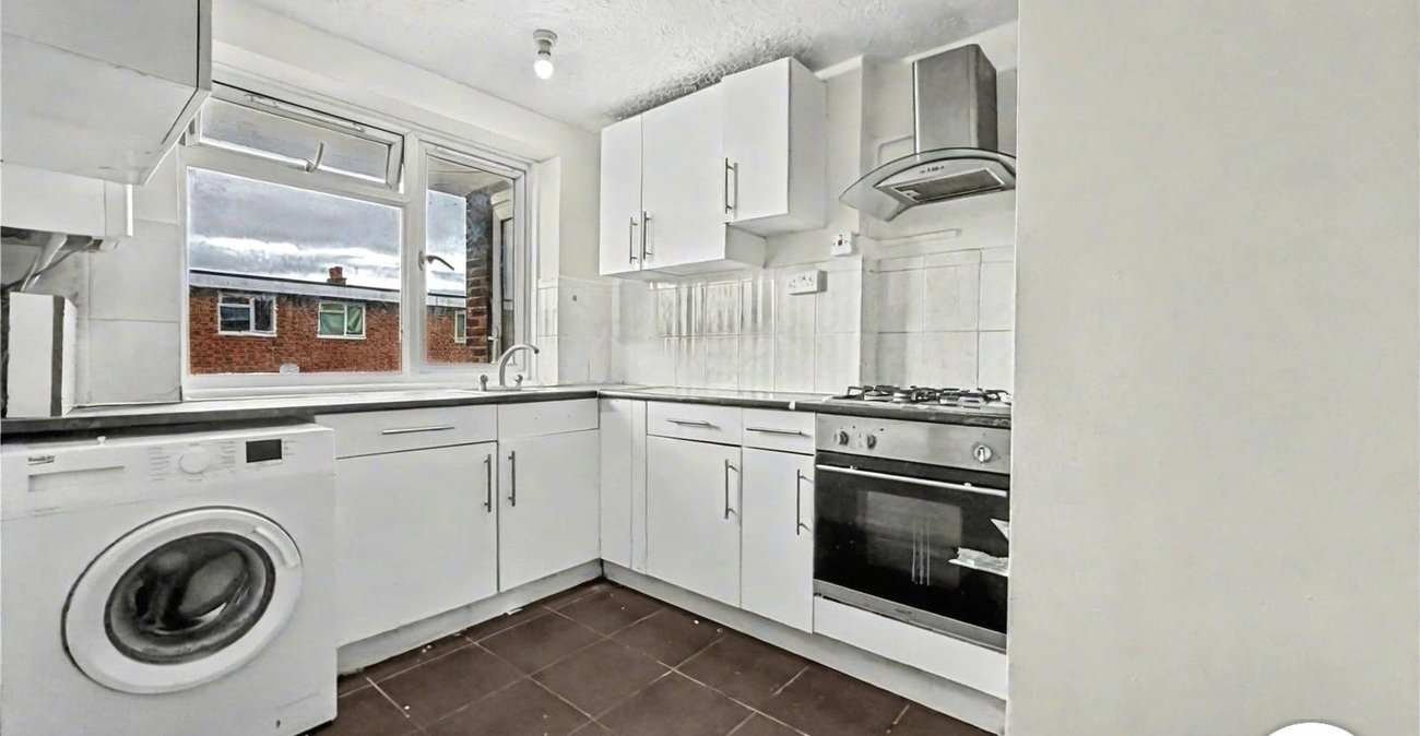2 bedroom property to rent in Gillingham | Robinson Michael & Jackson