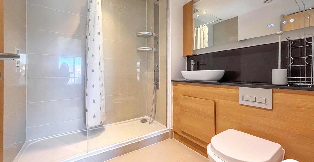 2 bedroom property to rent in Dartford | Robinson Jackson