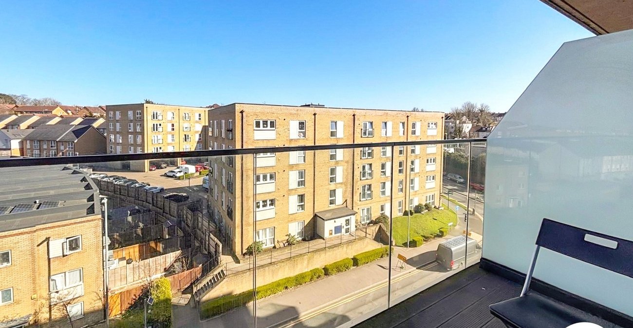 2 bedroom property to rent in Dartford | Robinson Jackson