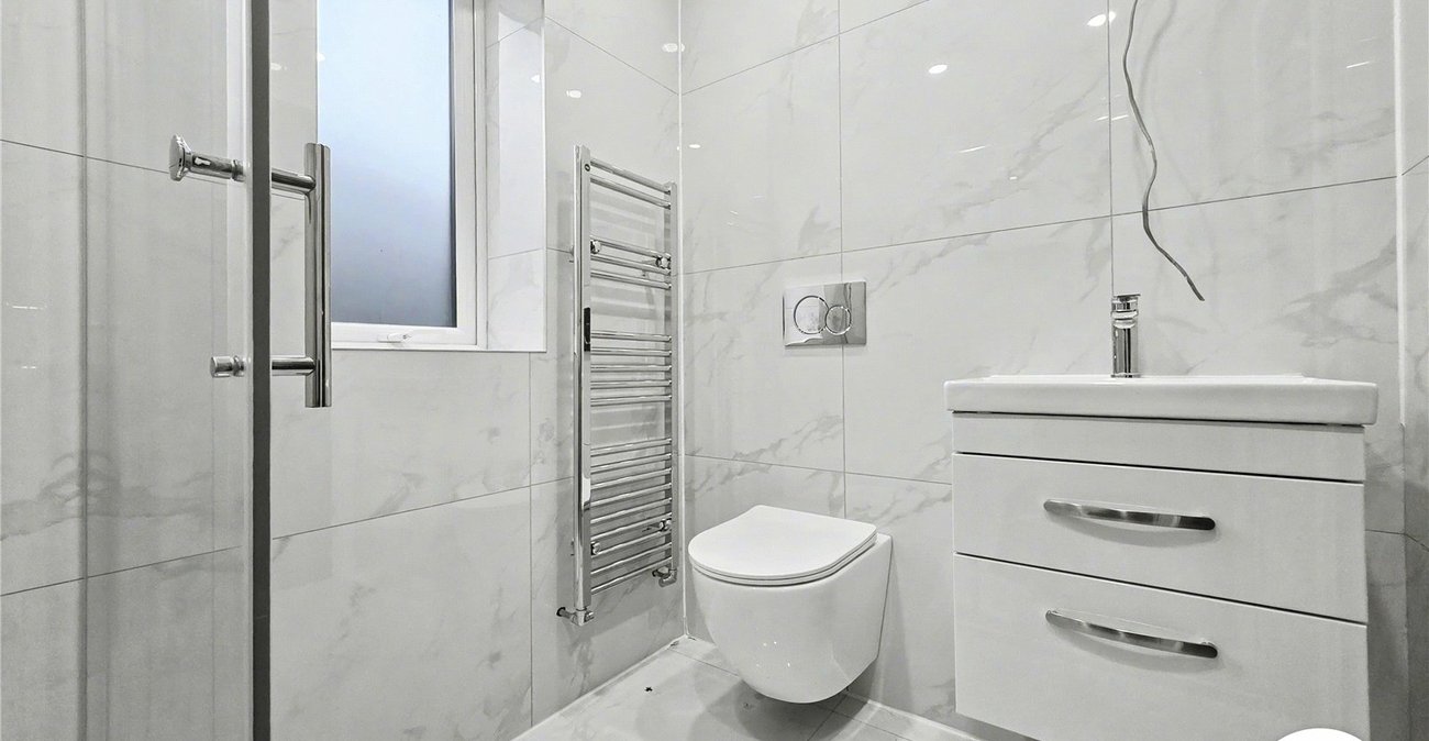 2 bedroom bungalow to rent in Erith | Robinson Jackson