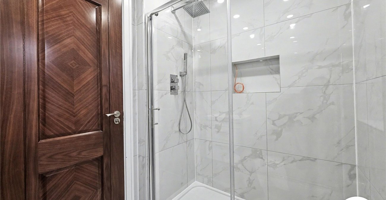 2 bedroom bungalow to rent in Erith | Robinson Jackson