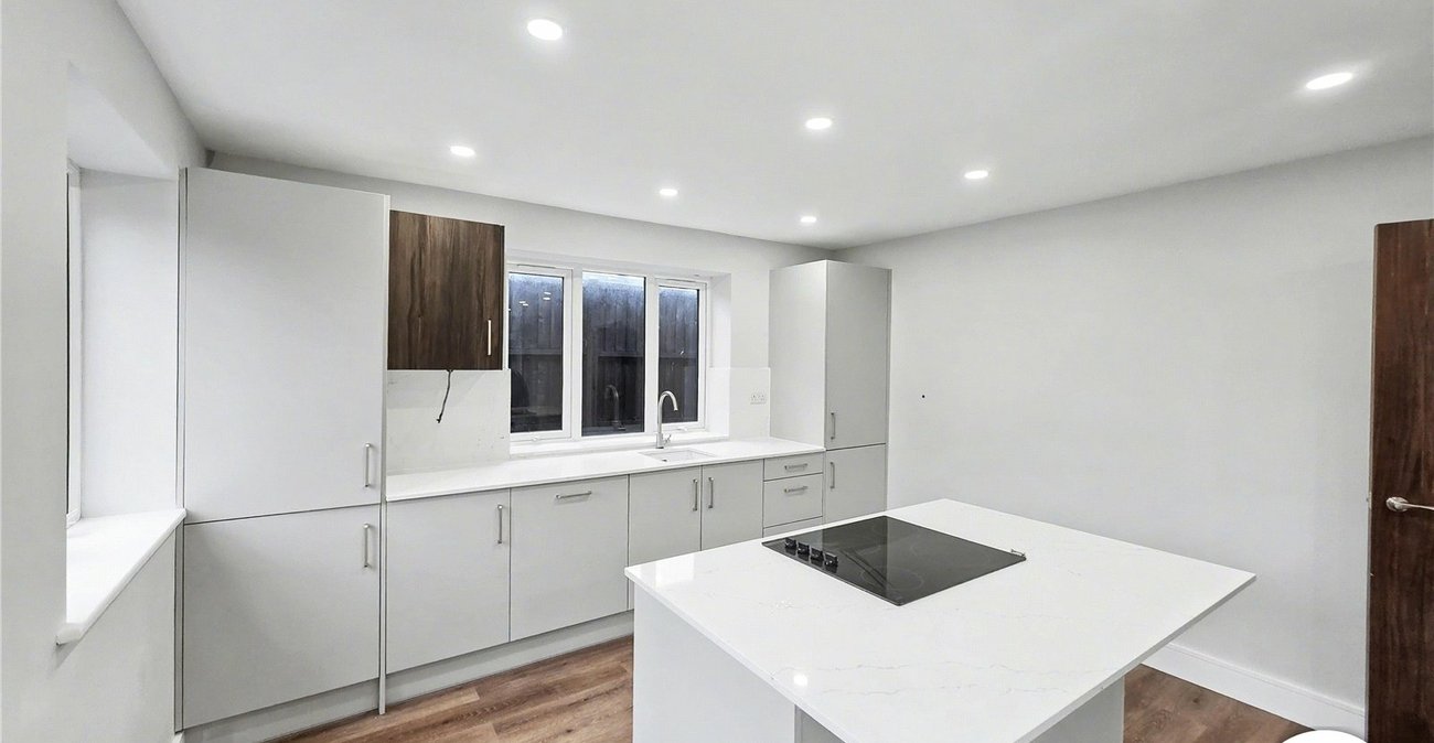 2 bedroom bungalow to rent in Erith | Robinson Jackson