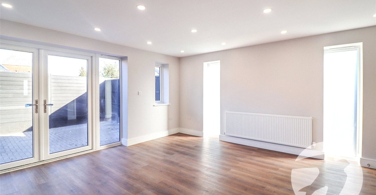 2 bedroom bungalow to rent in Erith | Robinson Jackson