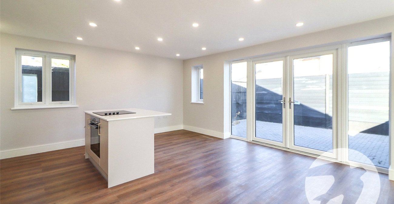 2 bedroom bungalow to rent in Erith | Robinson Jackson