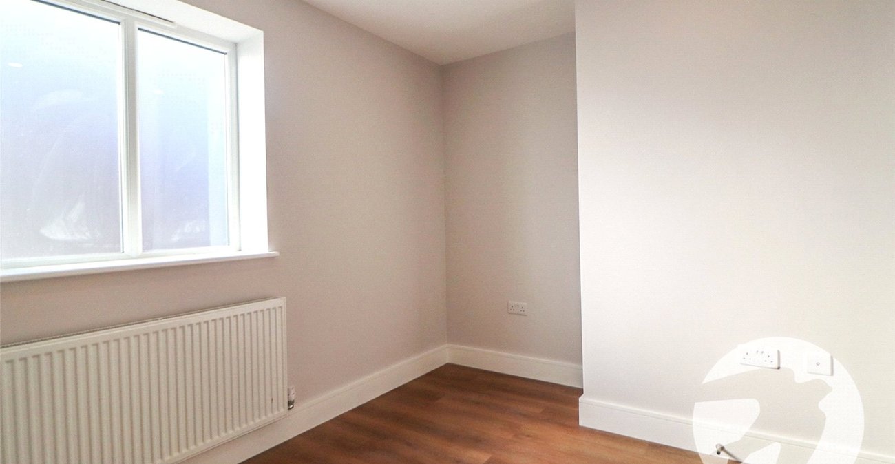 2 bedroom bungalow to rent in Erith | Robinson Jackson