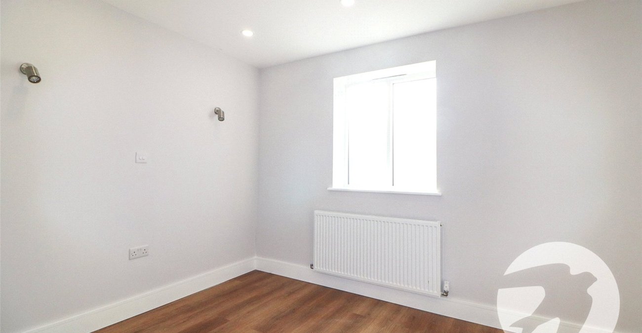 2 bedroom bungalow to rent in Erith | Robinson Jackson