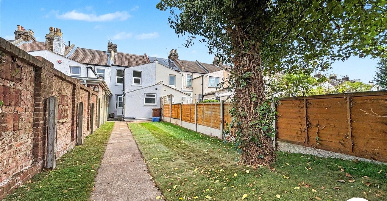 3 bedroom house to rent in Gillingham | Robinson Michael & Jackson
