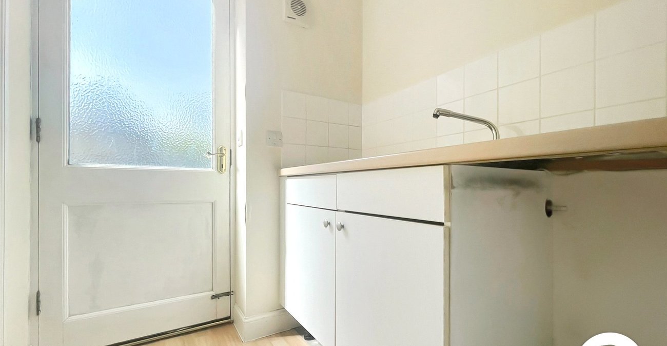 2 bedroom property to rent in Iwade | Robinson Michael & Jackson