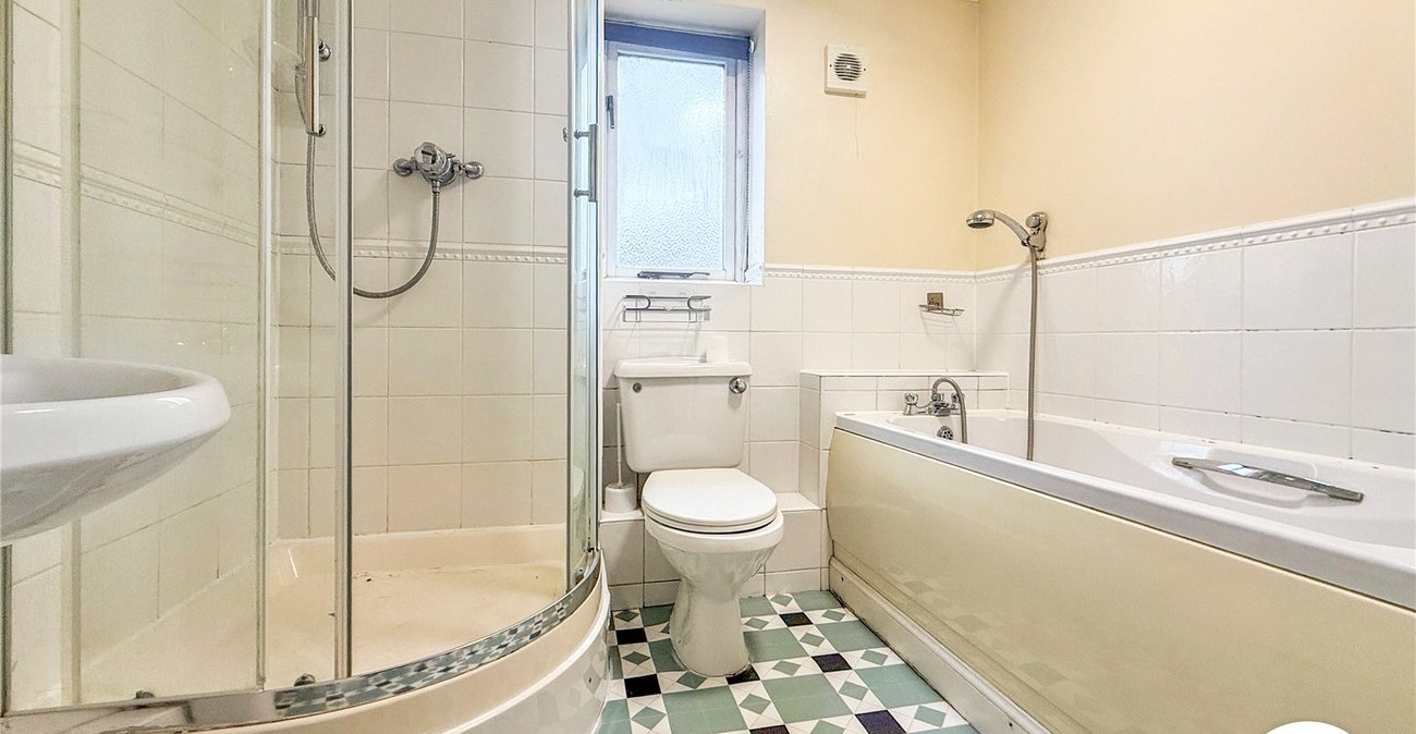 2 bedroom property to rent in Iwade | Robinson Michael & Jackson