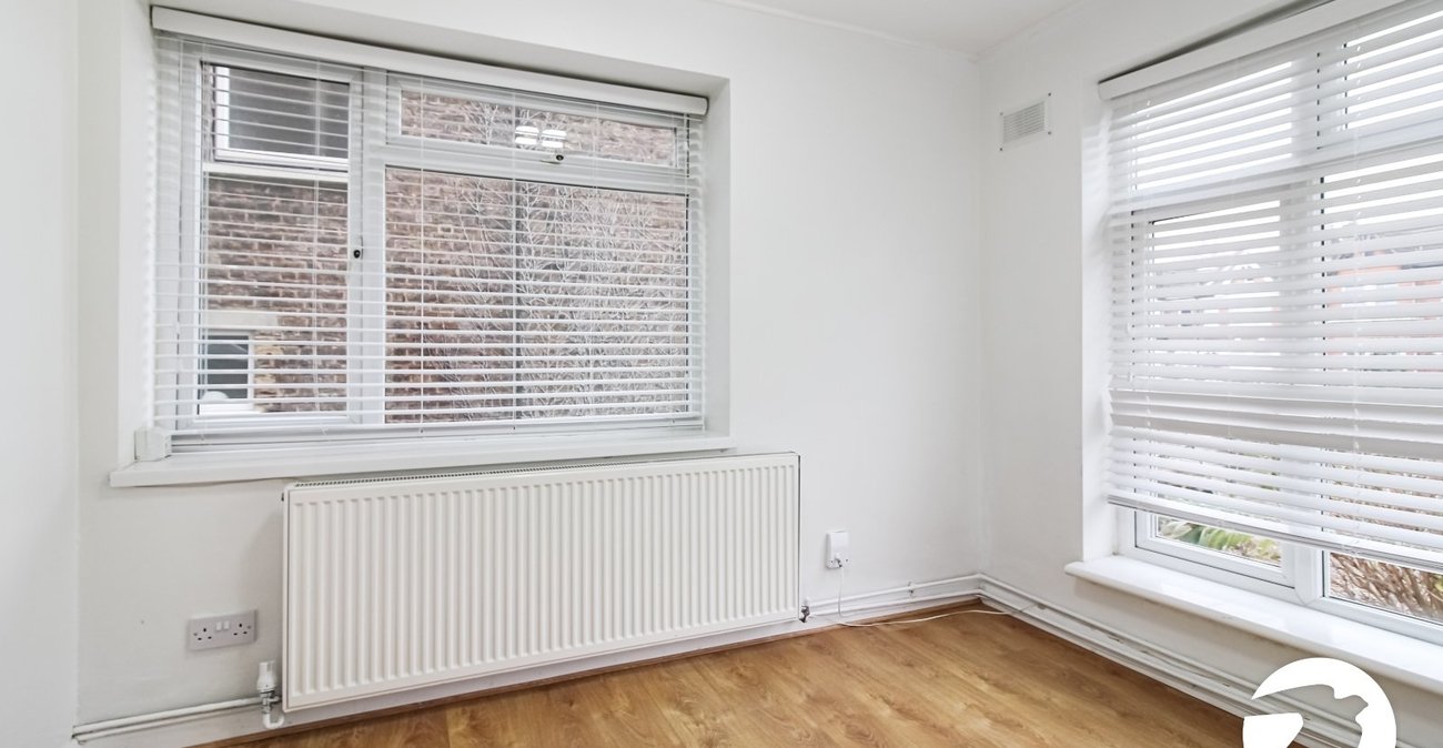 2 bedroom property to rent in Elmers End Road | Robinson Jackson