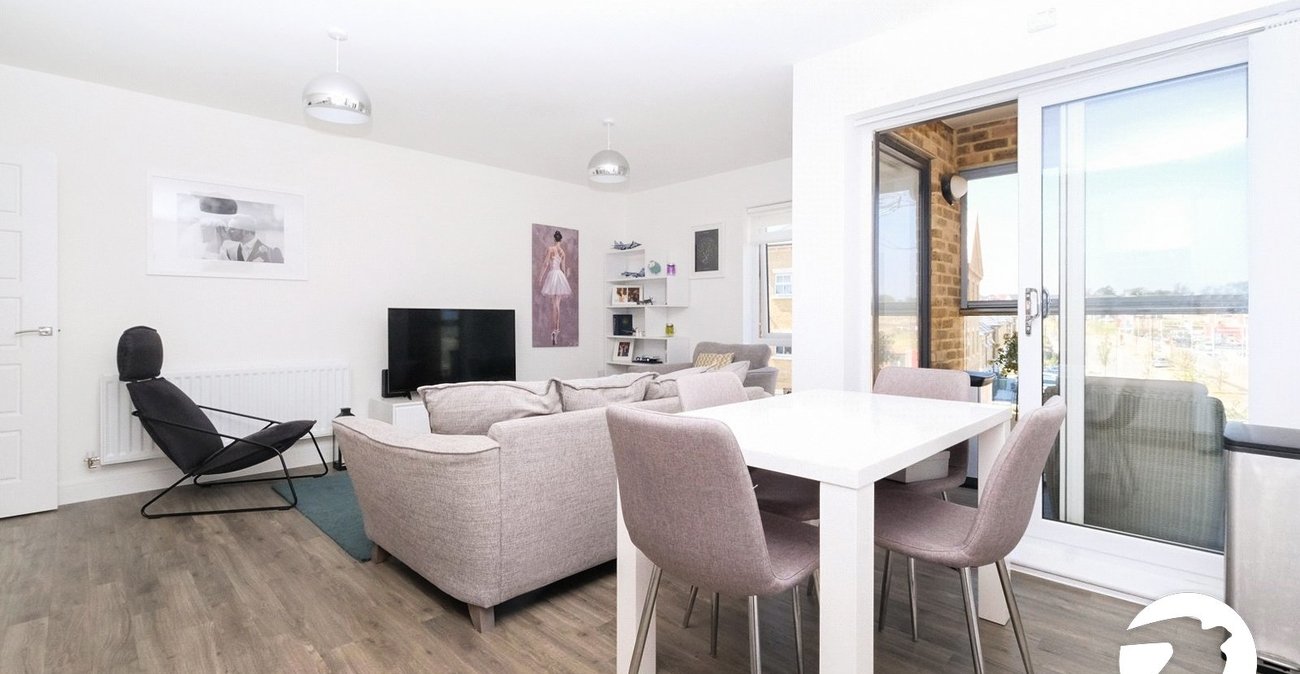 2 bedroom property to rent in Weldon | Robinson Michael & Jackson