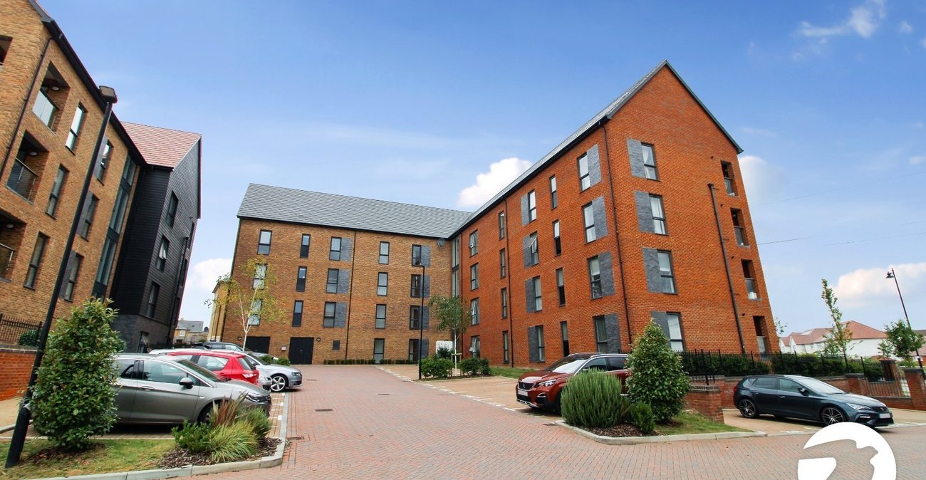 2 bedroom property to rent in Weldon | Robinson Michael & Jackson