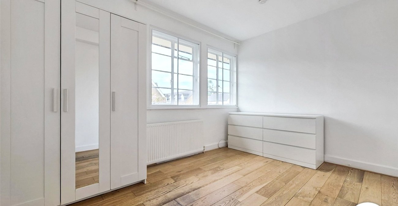 2 bedroom property to rent in London | Robinson Jackson