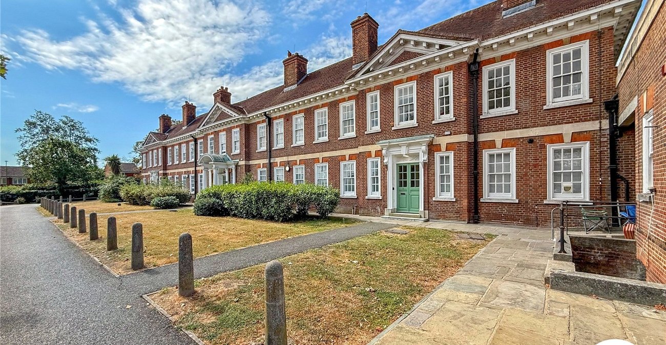 2 bedroom property to rent in London | Robinson Jackson