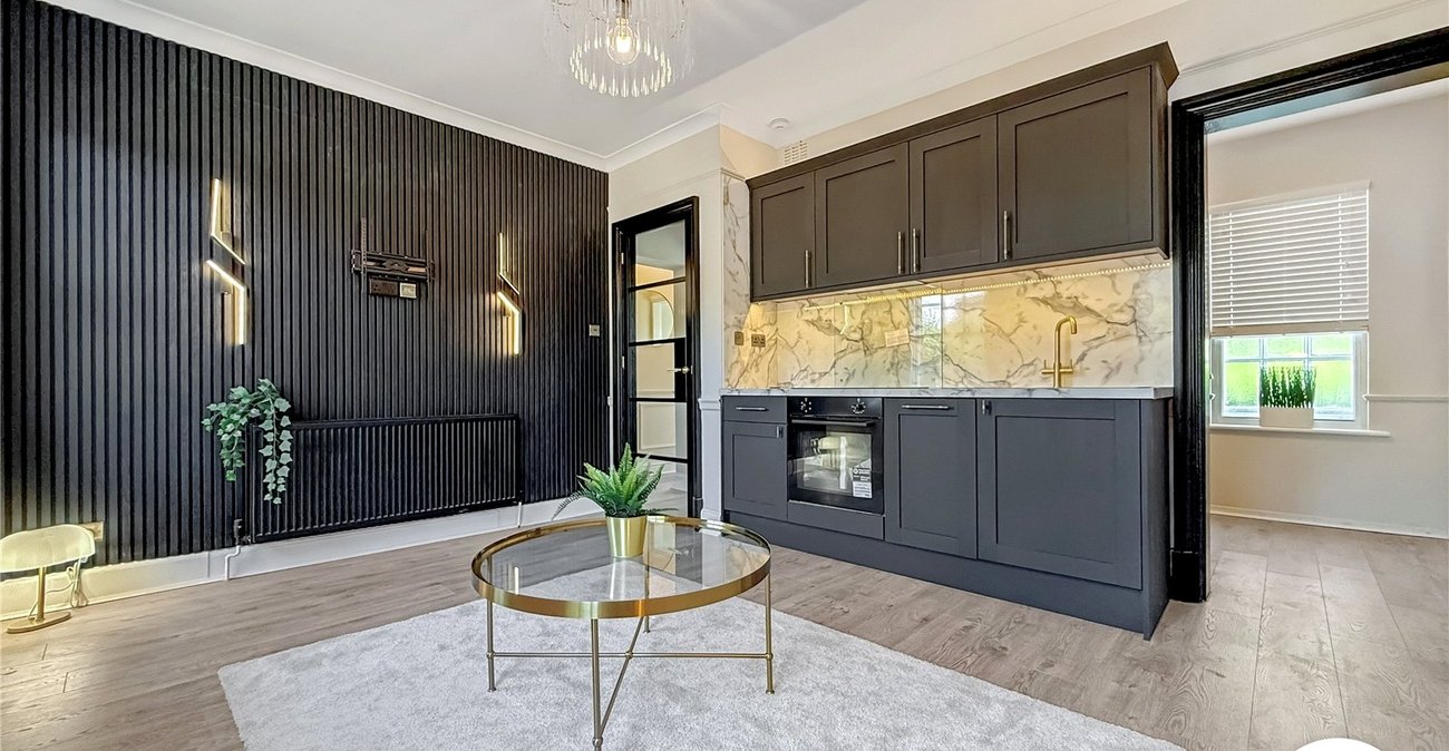 2 bedroom property to rent in London | Robinson Jackson
