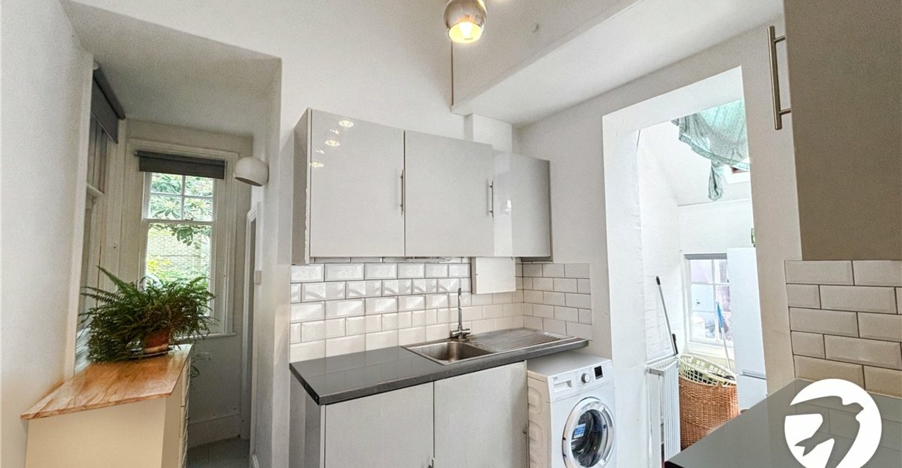 4 bedroom property to rent in Sevenoaks | Robinson Jackson