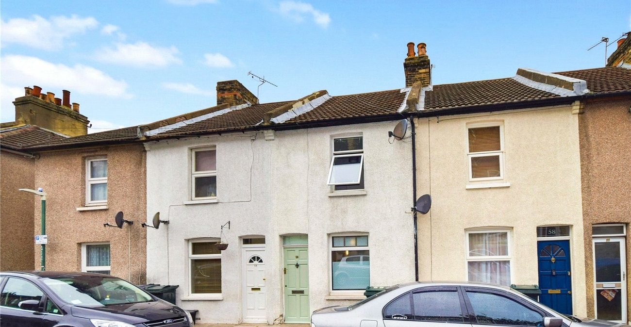 2 bedroom house to rent in Dartford | Robinson Jackson