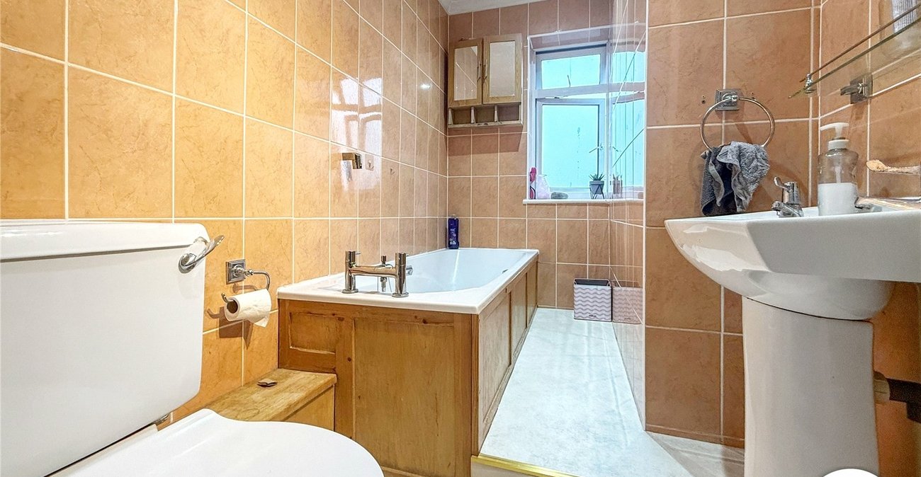 4 bedroom house to rent in Downswood | Robinson Michael & Jackson