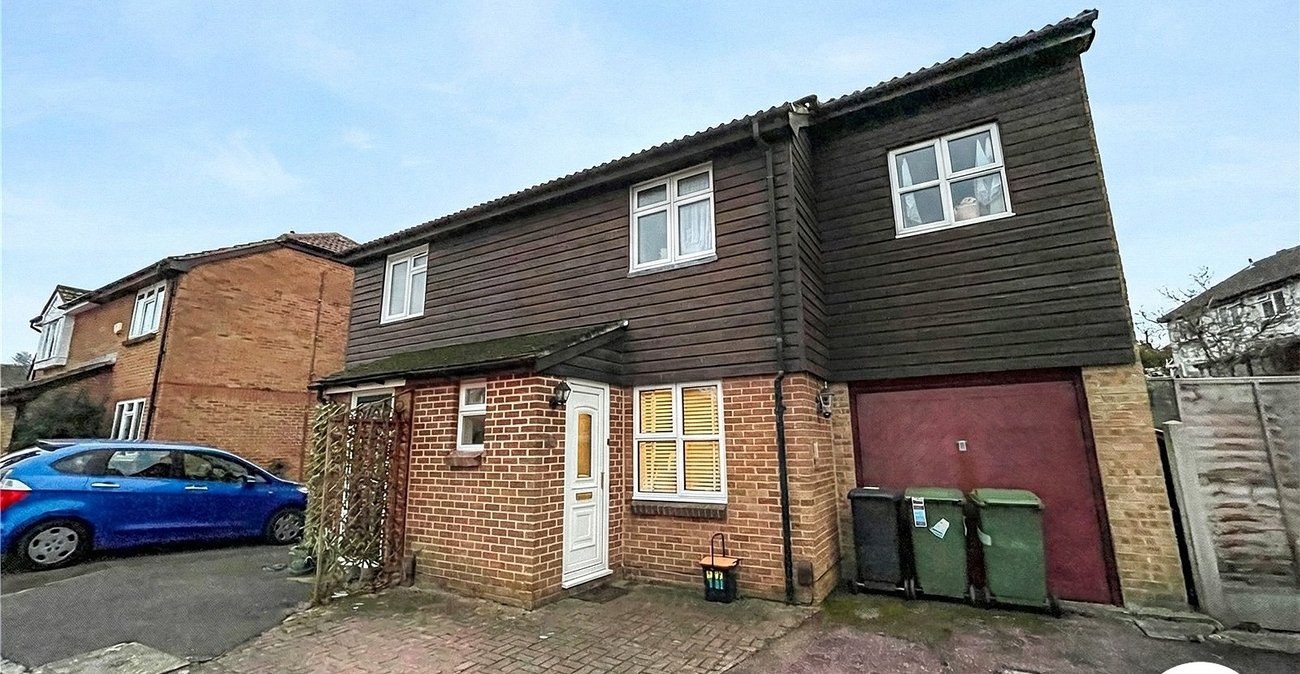 4 bedroom house to rent in Downswood | Robinson Michael & Jackson