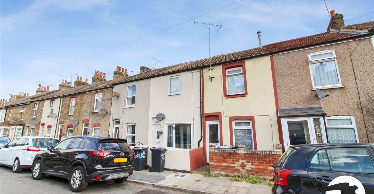 2 bedroom house to rent in Northfleet | Robinson Michael & Jackson